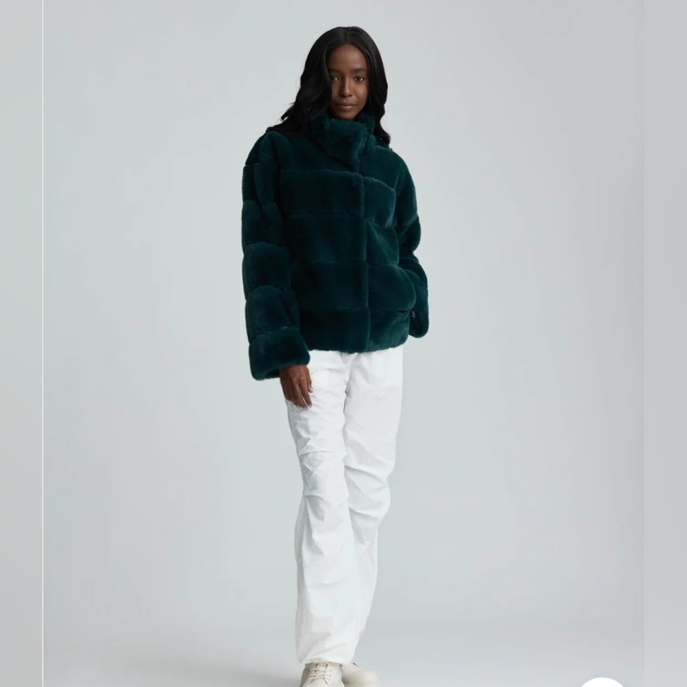 NVLT EVA HOLIDAY COAT SIZE L IN EMERALD GREEN COLOR